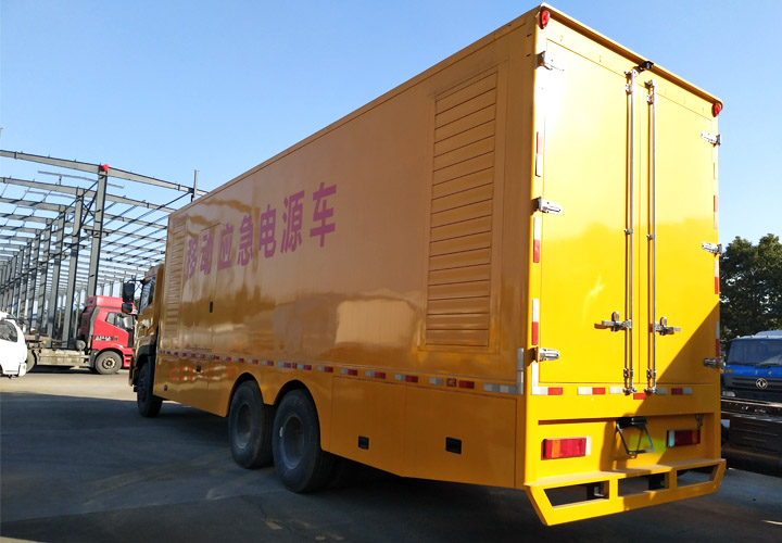 東風(fēng)天龍移動(dòng)應(yīng)急電源車(chē)