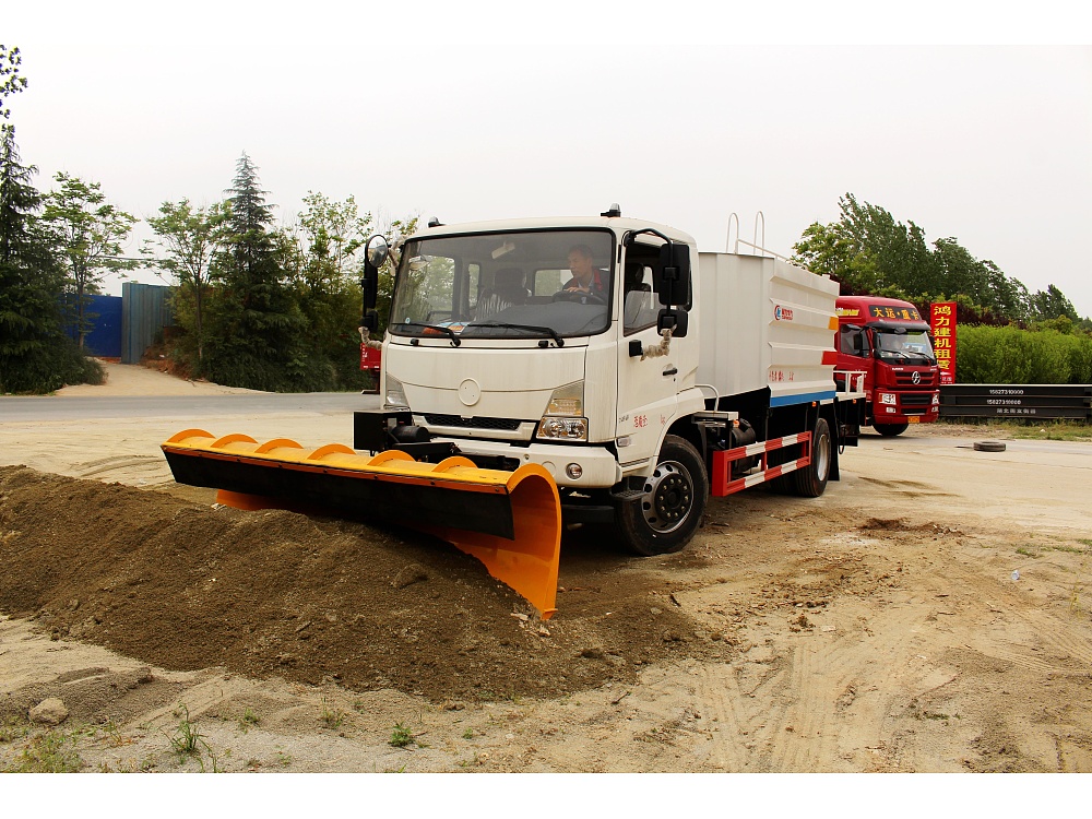東風(fēng)天錦KS版多功能除雪車(chē)